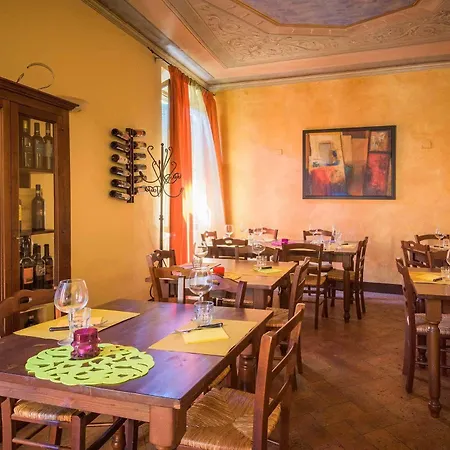 Guest house Di Casalmustia 2*